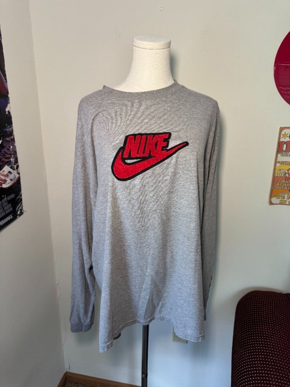 Nike Retro-style Red Embroidered Logo Grey Long Sleeve Graphic Shirt